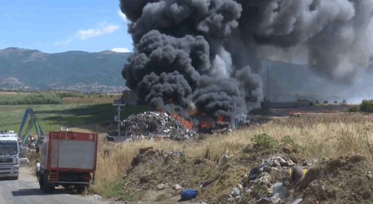 Prokuroria heton shkaqet e zjarrit në Vizbeg, kërkon paraburgim për personat që sulmuan gazetarët