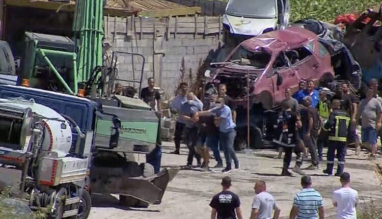 Zjarri në Vizbeg, MPB: Është privuar nga liria pronari! Janë djegur vetura për skrap, që ishin me sistem të gazit (VIDEO)