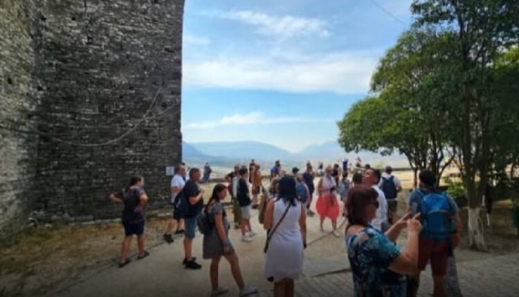 Njëqind mijë vizitorë në Kalanë e Gjirokastrës