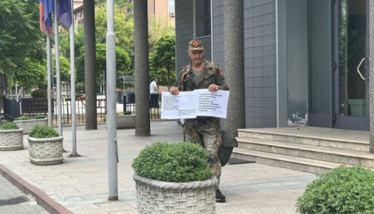 Veterani i UÇK-së nga sot grevë urie për konstituimin e Kuvendit