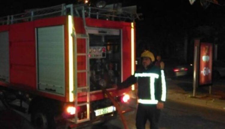 Përfshihet nga flakët banesa, 52-vjeçarja ndërron jetë nga asfiksia