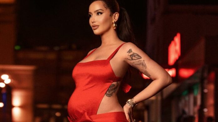 Dafina Zeqiri iu reagon mediave pasi i publikuan fotografi nga spitali: Po vdisni për ekskluzivitet që s’do ta merrni kurrë – më lini të qetë në shtatzëninë time