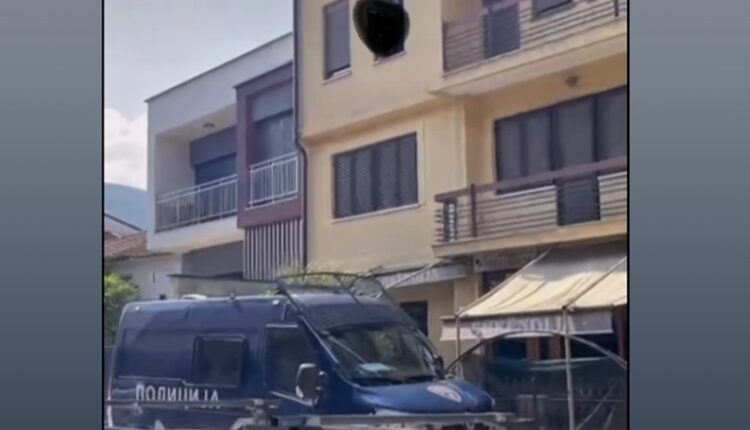 Tetovë/ një vajzë e mitur tenton të hidhet nga dhoma e hotelit, shpëtohet nga policia (VIDEO)