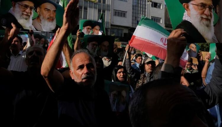 Terror në Iran: Vrasje dhe arrestime, Khamenei hakmerret ndaj “spiunëve”
