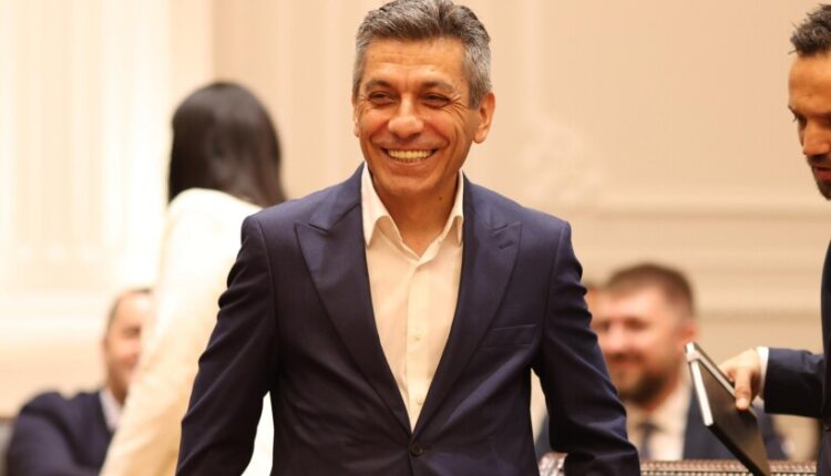 Mexhiti: Sot nënshkruam kontratat me komunat për 829 projekte të reja!
