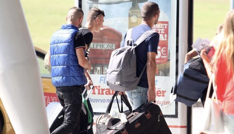 Në 7 vitet e fundit 17 mijë nxënës dhe 7 mijë studentë më pak në Maqedoninë e Veriut