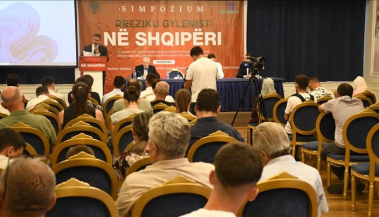 Mbahet simpoziumi me temë “Rreziku gylenist në Shqipëri”