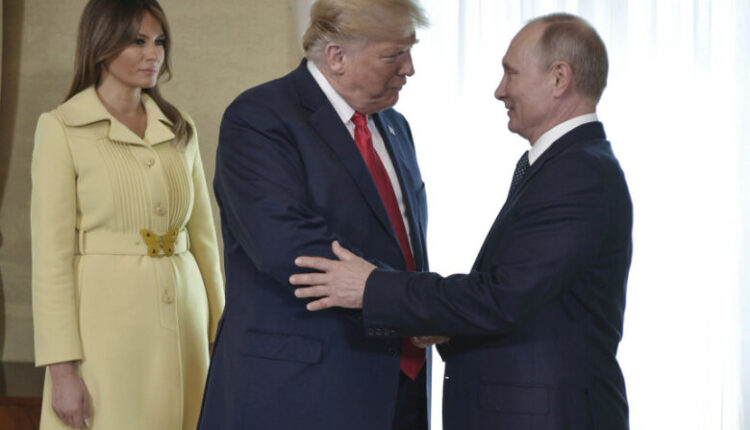 Donald Trump i dha Putinit letër nga Melania
