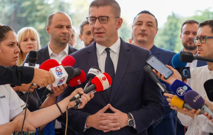 Mickoski: Nuk i dëgjova vetë skandimet, por dënoj çdo formë nacionalizmi dhe ksenofobie