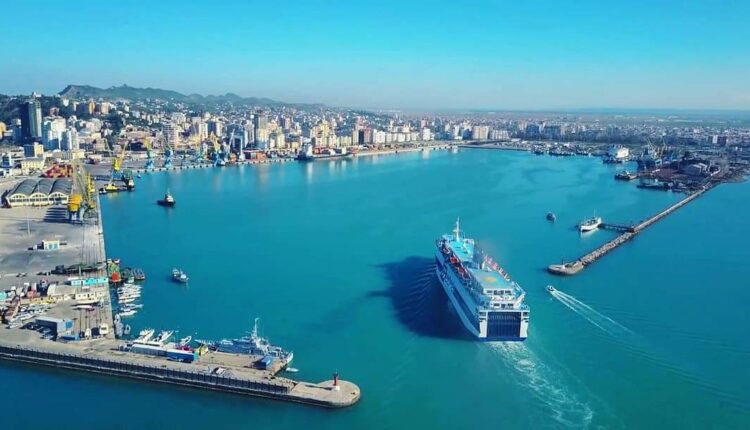 Porti i Durrësit “notohet” nga pushuesit, mbi 24 mijë pasagjerë në 72 orë