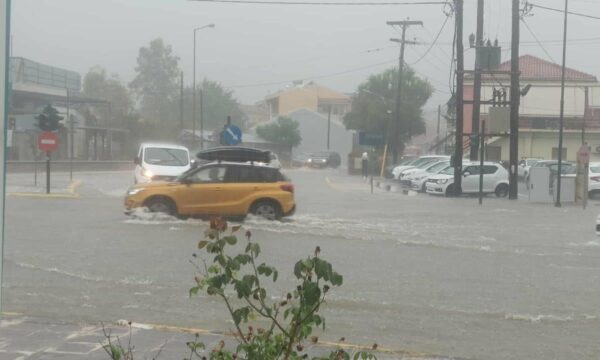 Stuhia e fuqishme godet Greqinë perëndimore, përmbytje në Korfuz, dëme në bujqësi dhe dhjetëra fshatra pa energji