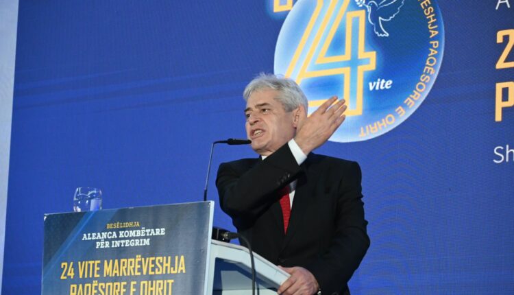 Ahmeti në 24-vjetorin e Marrëveshjes së Ohrit: “Maqedonia nuk ekziston pa shqiptarët – kush mendon ndryshe, le ta harrojë!” (VIDEO)