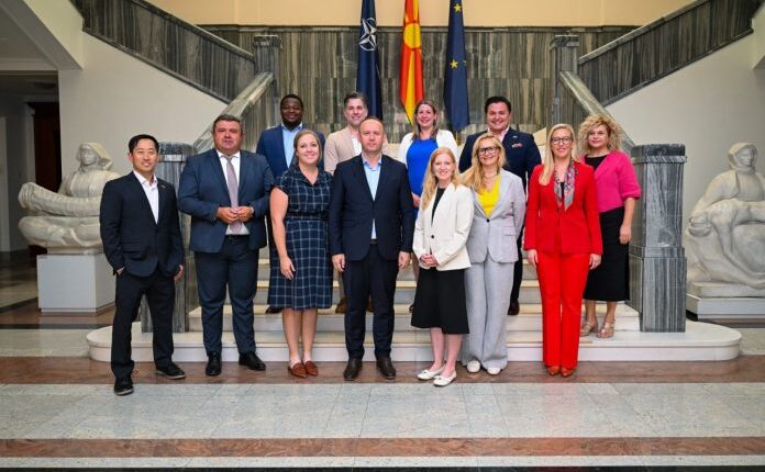 Kryeparlamentari Gashi pret delegacionin e liderëve të rinj politik nga SHBA