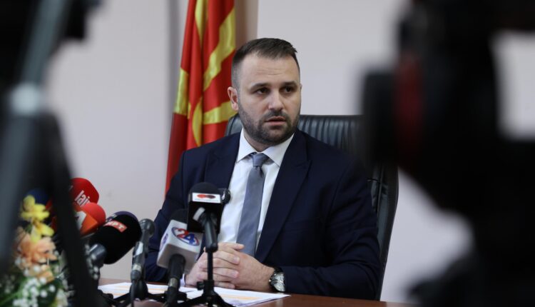 Ministri Durmishi: Sigurojmë zbritje deri në 15% për pajisjet shkollore, mbështetje reale për familjet para vitit shkollor