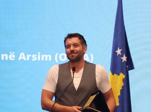 rron-gjinofci-shperndan-propagande-per-te-shtremberuar-historine-e-luftes-se-uck-se