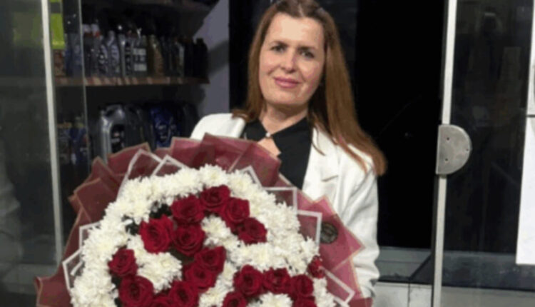 Djali e godet 7 herë me thikë nënën në Dibër, 50-vjeçarja dërgohet në Spitalin e Traumës
