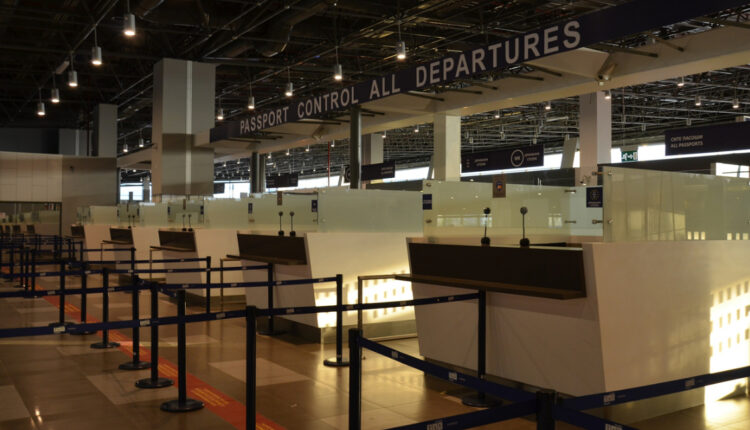 Kallëzim penal për policin në Aeroportin e Shkupit – la të kalojë një pasagjer që ishte në STOP listë