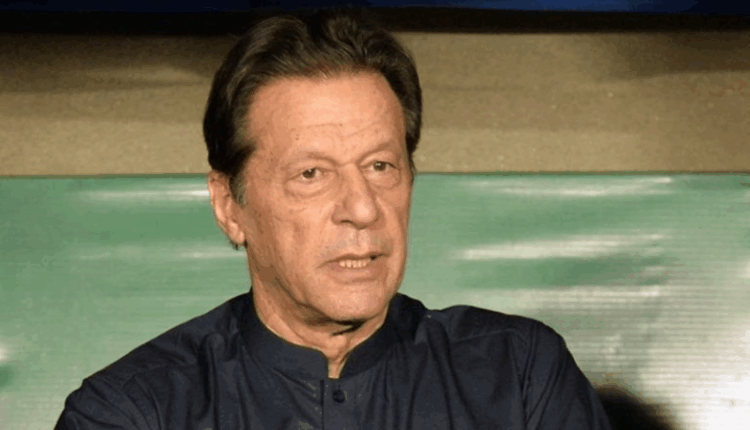 Gjykata e Lartë e Pakistanit miraton lirimin me kusht të ish-kryeministrit të burgosur Imran Khan