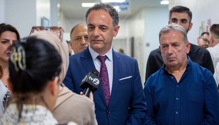 Aliu në Gostivar: Spitali është përforcuar me kuadër, pajisje të reja dhe rikonstruksion të disa reparteve