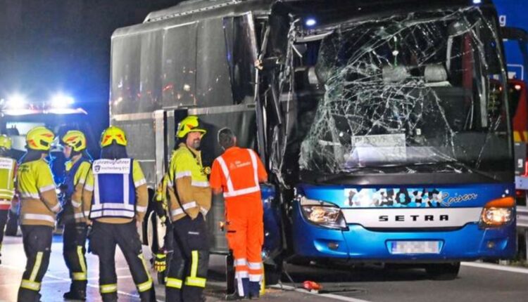 Autobusi nga Kosova përplaset me një kamion në një autostradë të Gjermanisë, raportohet për rreth 30 të lënduar