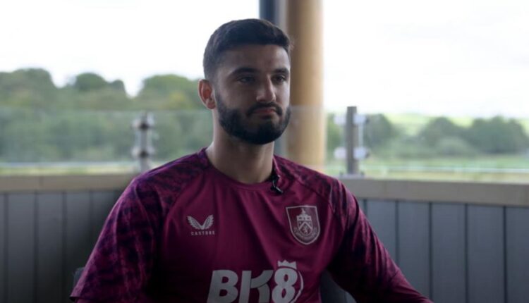 VIDEO/ Broja flet si lojtar i Burnley-t: Do të jap gjithçka për këtë fanellë