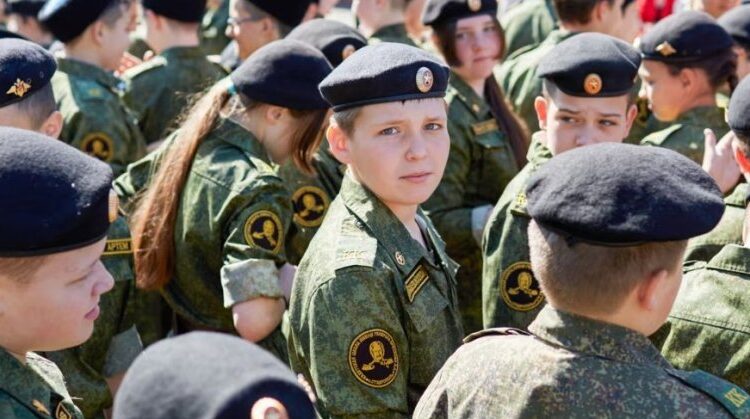 Rusia nis testime për t’i identifikuar liderët qysh në vegjëli
