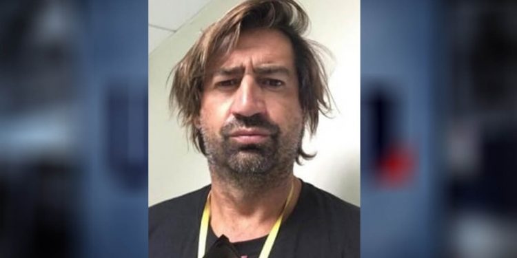 Inskenoi vdekjen e tij në Pukë, italiani flet nga burgu i Tiranës: Jemi 8 vetë në qeli! Kam rënë 6 kg… Inskenoi vdekjen e tij në Pukë, italiani flet nga burgu i Tiranës: Jemi 8 vetë në qeli! Kam rënë 6 kg…
