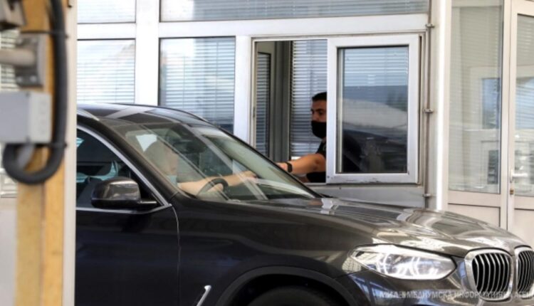 Rreth 30 mijë udhëtarë kanë kaluar në VK “Qafë Thanë” në tre ditët e fundit