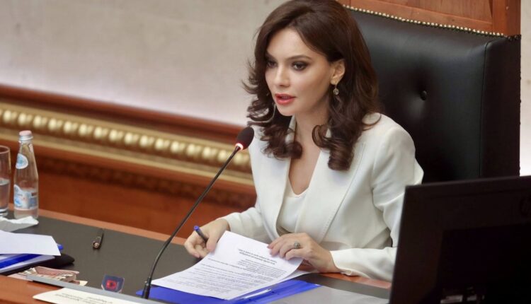 Racizmi nga tifozët në Maqedoni, Spiroapli: Thirrje ekstremisht fyese dhe përjashtuese ndaj shqiptarëve