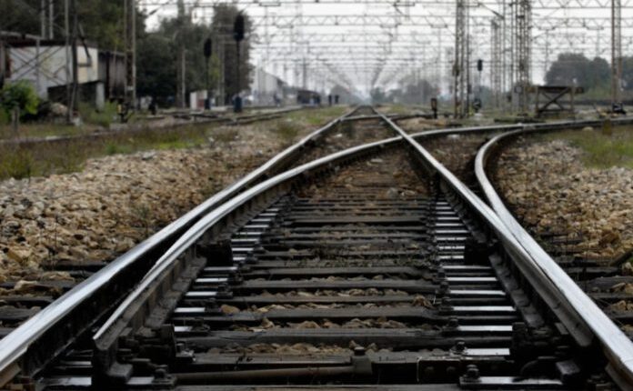 Nikolloski njoftoi riparimin e plotë të hekurudhës Shkup-Kërçovë, do të kushtojë rreth 4 milionë euro për kilometër