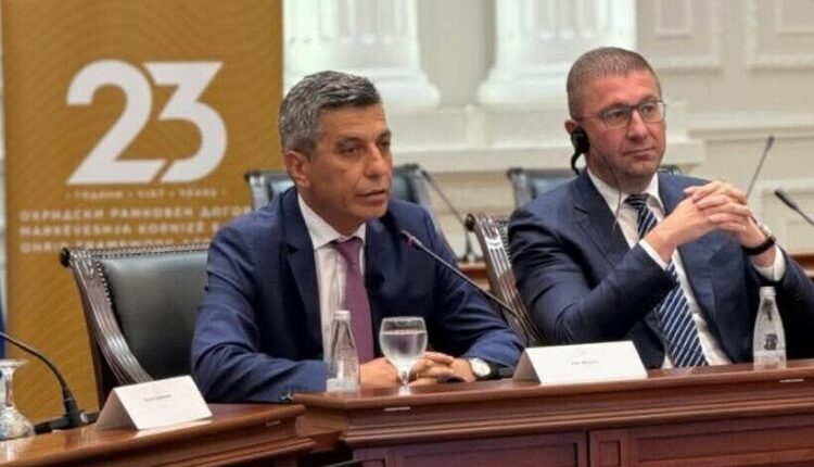 Mickoski  e bën rezil Mexhitin për UÇK-në: Mos luani me kartën e BDI-së