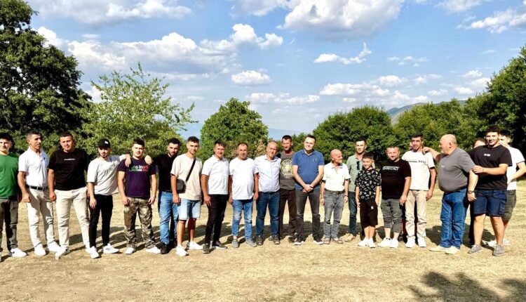 Emir Sulejmani viziton fshatin Merovë: Zgjedhjet e 19 Tetorit janë referendum për të ardhmen e shqiptarëve