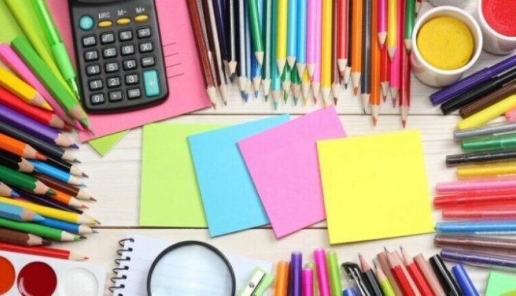 Qeveria kërkon uljen e çmimeve për pajisjet shkollore për rreth 15 për qind