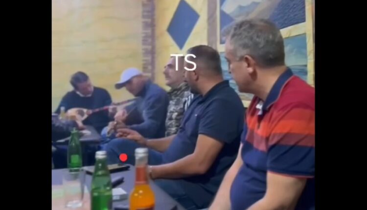 Banorët e Bozofcës e presin me këngë dhe qiftelia Bajram Rexhepin për kryetar të Tetovës (VIDEO)