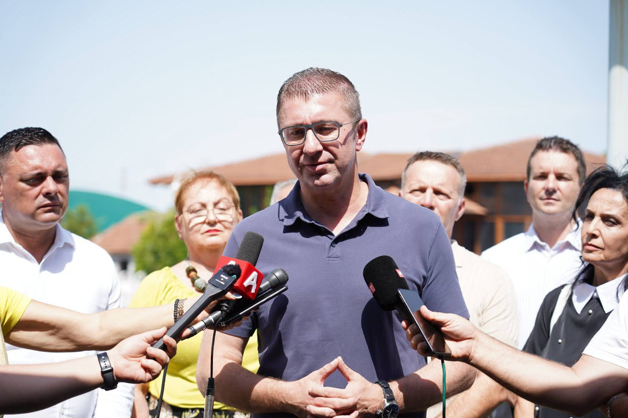 Mickoski: Po rindërtohet tërësisht pishina e qytetit në Kavadar, në vlerë prej 48 milionë denarë