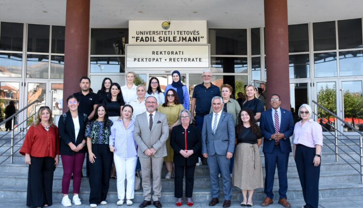 Vizita e delegacionit të Universitetit të Illinois-it Verior në UT e forcon partneritetin me ShBA-në