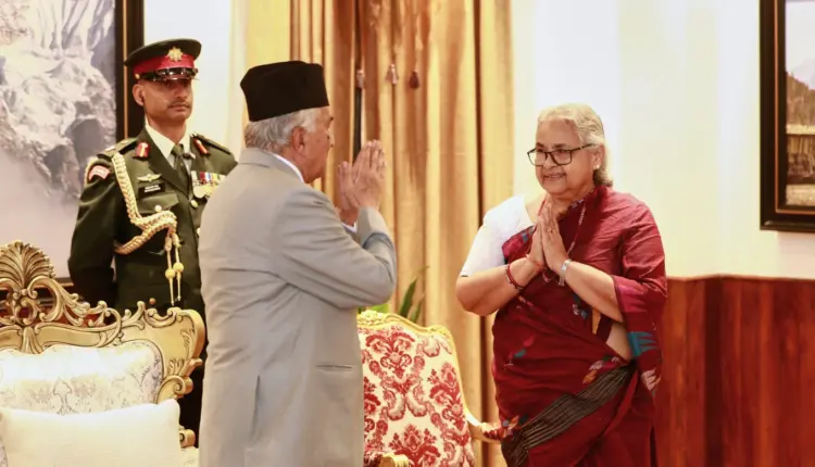 Nepali bëhet për herë të parë me kryeministre
