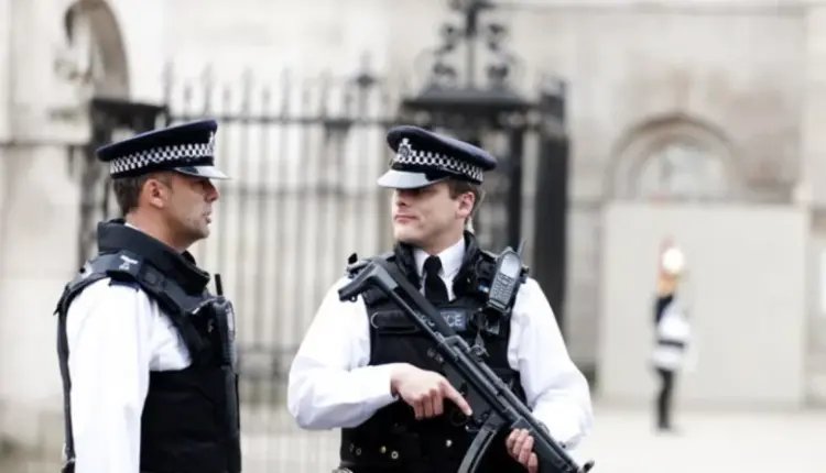 Britania e Madhe arreston tre persona të dyshuar si spiunë rusë gjatë vizitës së Trump në aleatin e NATO-s