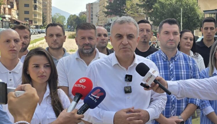 Kandidati i AKI-së për Tetovën, Bajram Rexhepi, denoncon skandalin e bulevardit “Boris Kidriç”