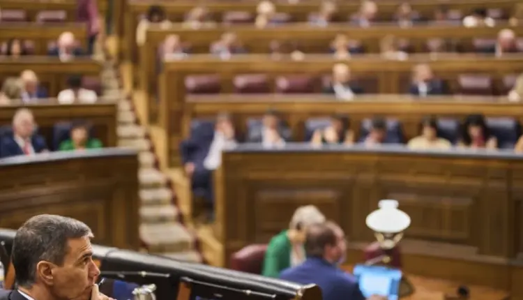 Parlamenti spanjoll s’e miraton projektligjin për shkurtimin e orëve të punës