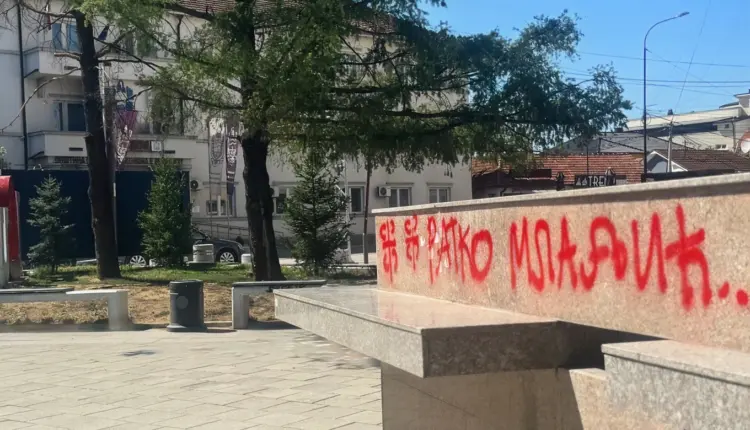 Në Bujanoc shfaqen grafite me emër të kriminelit të luftës Ratko Mladiq, reagon Mustafi