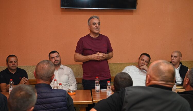 Bajram Rexhepit ia japin besën banorët e Vicës: Po vjen një e ardhme e re për Vicën dhe Tetovën (VIDEO)