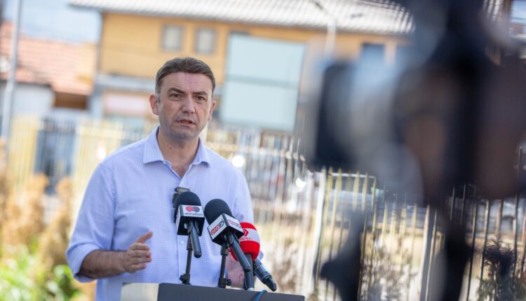 Bujar Osmani: Çairi do të bëhet shembull për zgjidhjen humane dhe sistematike të problemit me qentë endacakë