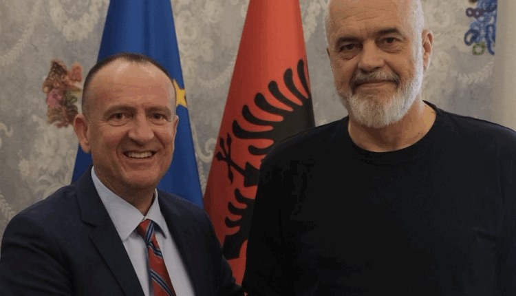 Kryetari i Aleancës për Shqiptarët, Arben Taravari, uron Kryeministrin Edi Rama për mandatin e katërt qeverisës