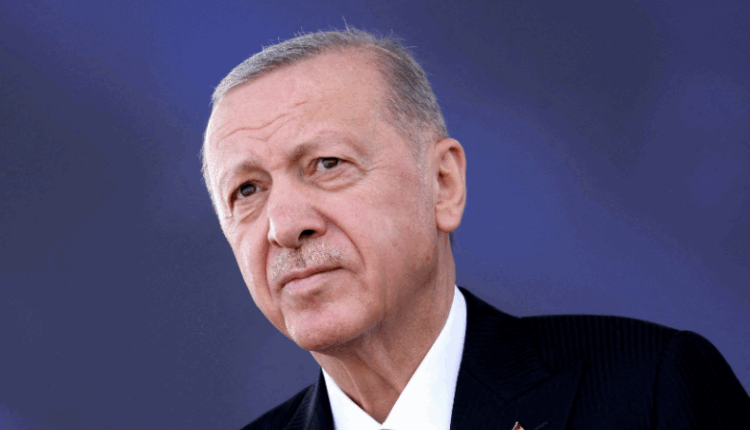Erdogan mbyll internetin dhe godet opozitën në Stamboll: Turqia zhytet në censurë dhe represion
