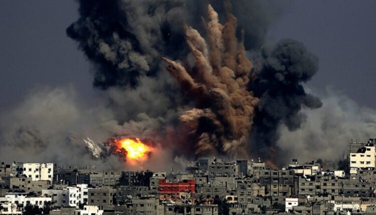 Izraeli bombardon dy shkolla që strehonin civilë në Gaza pak minuta pas paralajmërimit për evakuim, raportohet për viktima