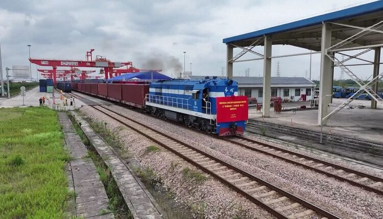 Treni i mallrave niset nga Guangzhou drejt Evropës