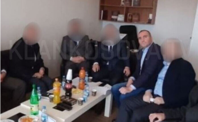 Ky është hoxha i Shalës së Lipjanit i dyshuar si fajdexhi, prapa grilave për 1 muaj