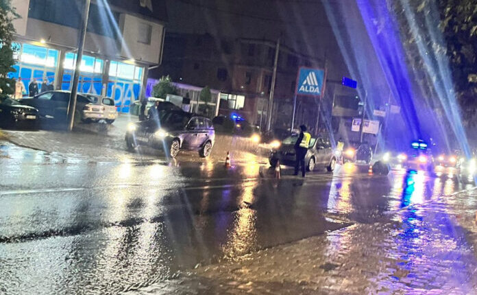 Këmbësori goditet nga vetura në Poroj, dërgohet në spital