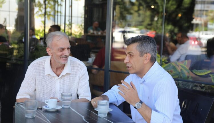 Mexhiti takon Shpend Ahmetin, një prej anëtarëve të grupit legjendar Telex